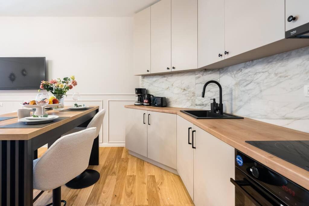Apartamento Stunning Views 3Br Sunny Flat - Amazing Terrace Bucarest Exterior foto