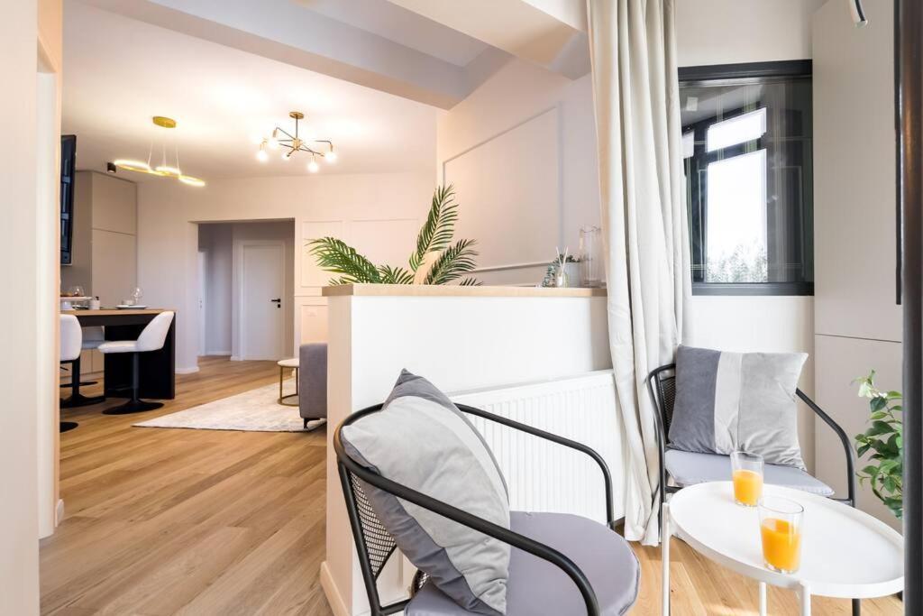 Apartamento Stunning Views 3Br Sunny Flat - Amazing Terrace Bucarest Exterior foto