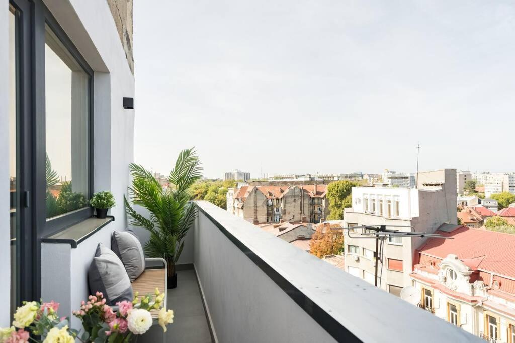 Apartamento Stunning Views 3Br Sunny Flat - Amazing Terrace Bucarest Exterior foto